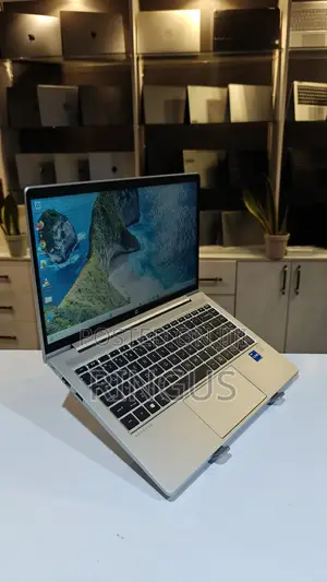 Laptop HP EliteBook 830 G8 8GB Intel Core I3 SSD 512GB