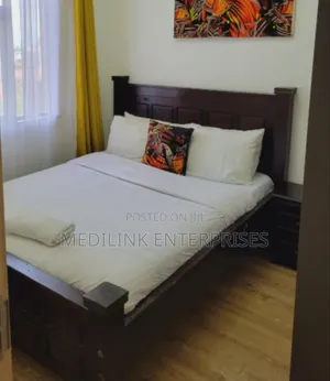 Walnut Mahogany Solid Bed Queen Sized