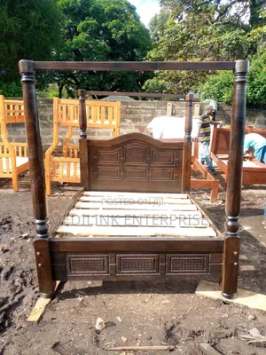 5*6 Mahogany Posted Bed