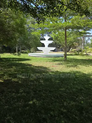The Estate Centerpiece: Grand 3-Tier White Fountain