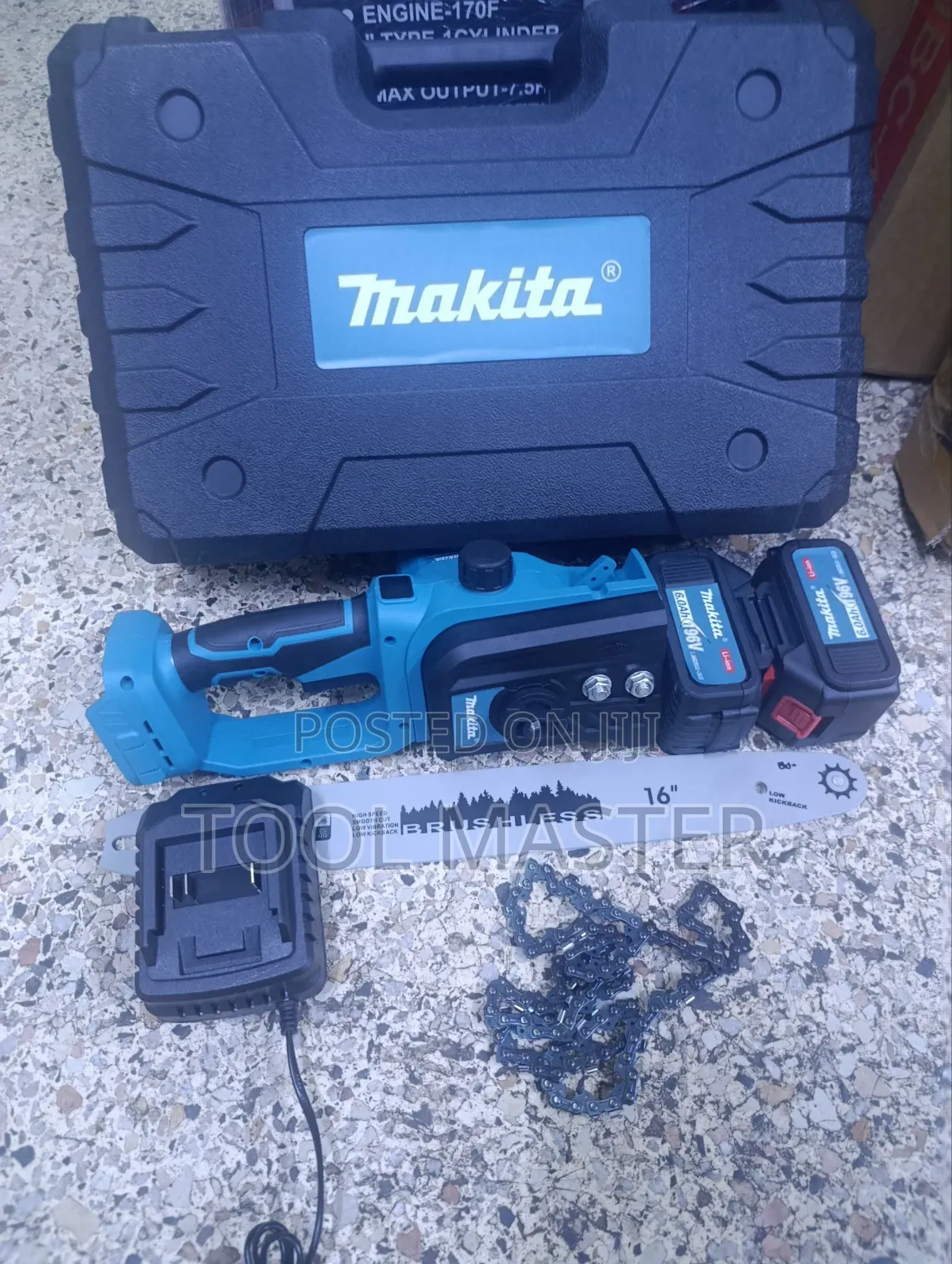 16" Cordless Rechargeable Makita Chainsaw