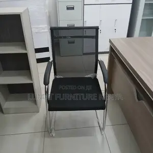 Modern Mesh Office Guest/Boardroom Chair