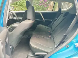 Toyota RAV4 2018 Blue