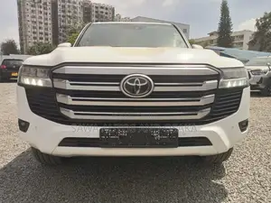 Toyota Land Cruiser 2023 White