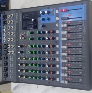 Plain Yamaha Mixer