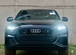 Audi Q8 2021 Black