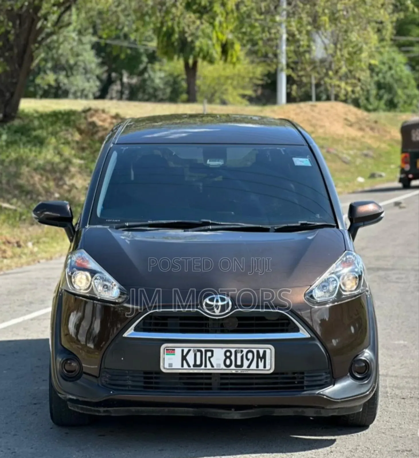 Toyota Sienta 2018 Brown