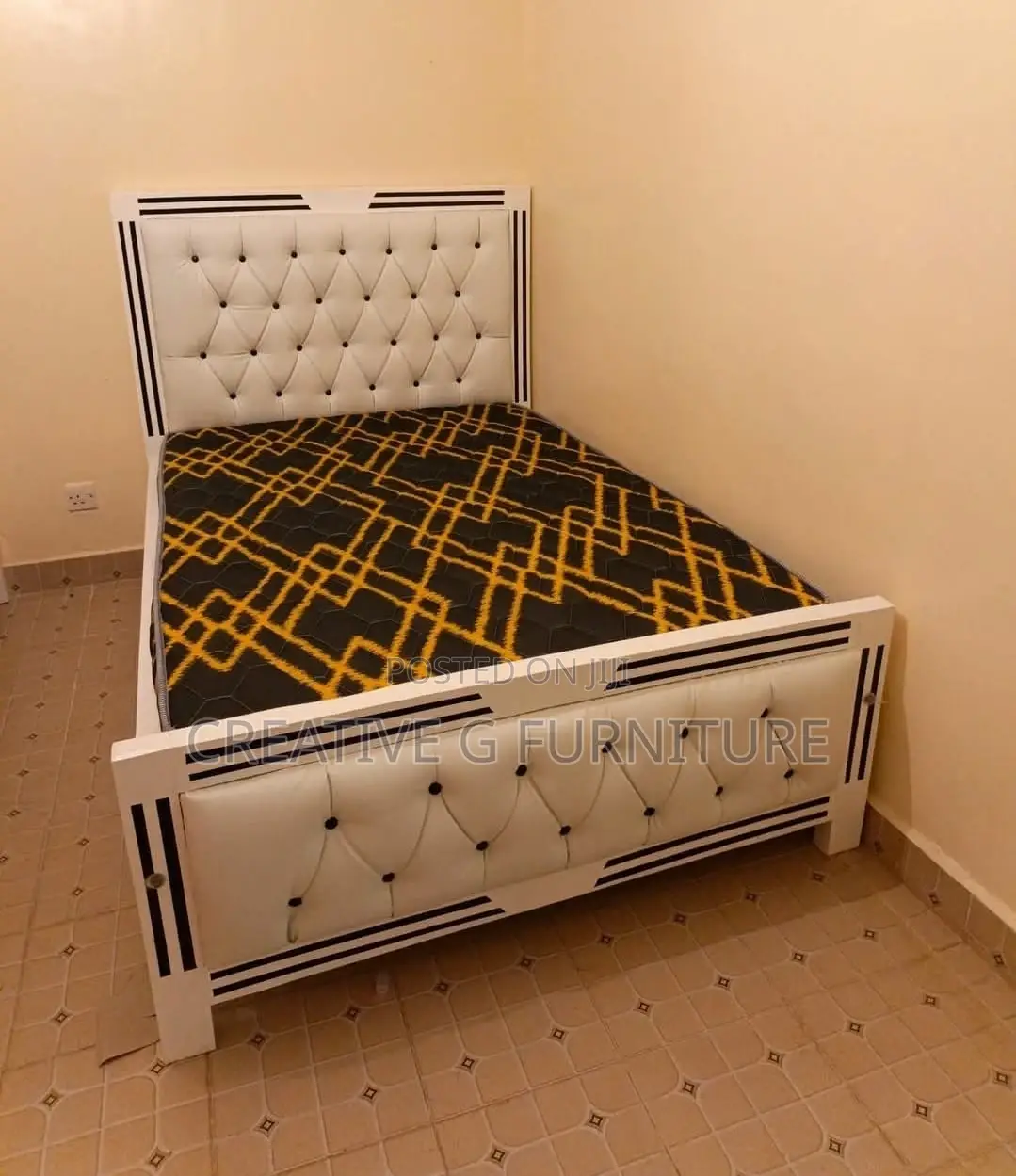 Elegant 5 by 6 Mocket Bed