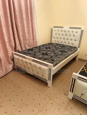 Elegant 5 by 6 Mocket Bed