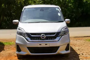 Nissan Serena 2018 Silver