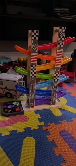 Wooden Car Ramp Racer Toy With 7 Cars – Montessori
