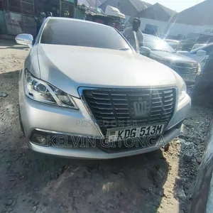 Toyota Crown 2015 Silver