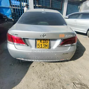Toyota Crown 2015 Silver