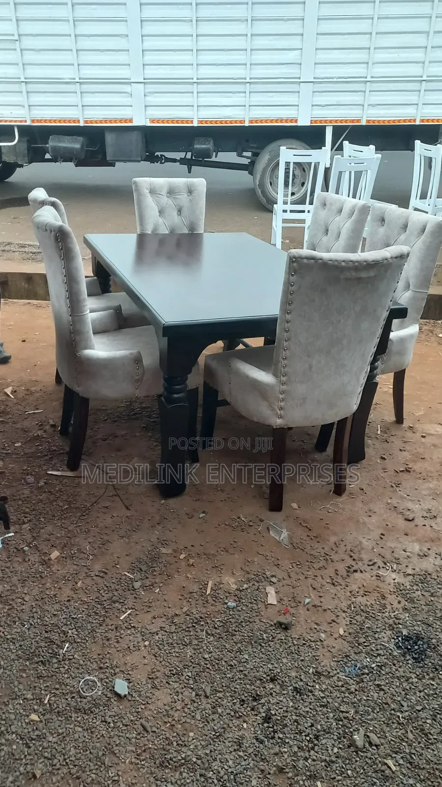 Soid Upholstered 4-Seate Set