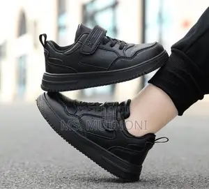 Black / White Kids Quality Unisex Sneakers* *Sizes: 26 - 38*