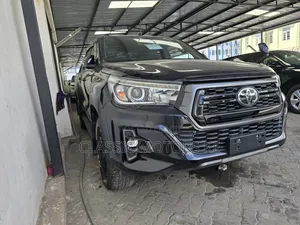 Toyota Hilux SR5+ 4x4 2019 Black