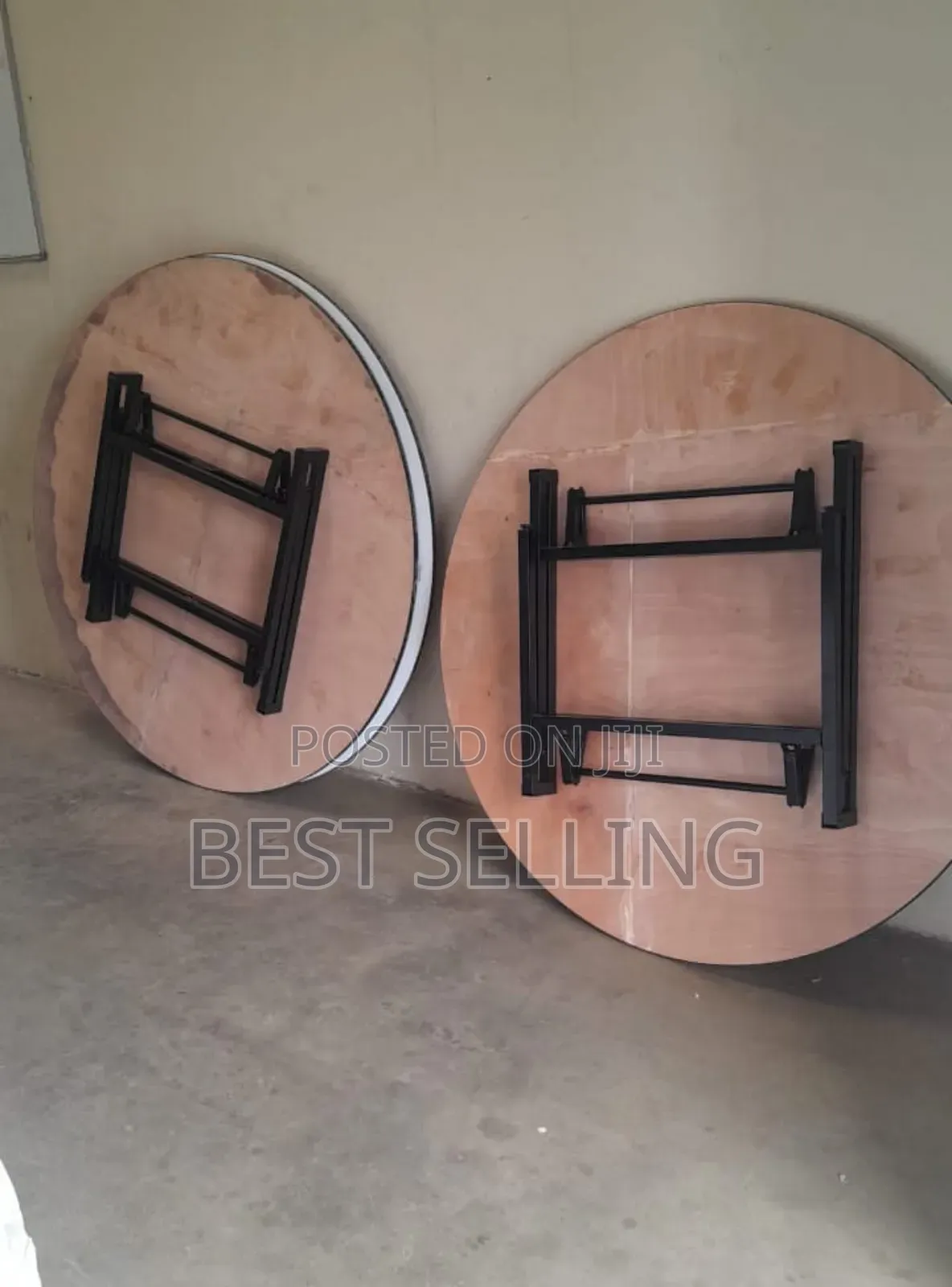 Folderable Round Table