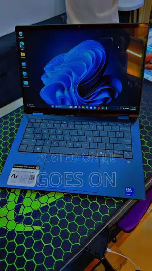 New Laptop HP OmniBook X Flip 14" 16GB Intel Core Ultra 7 SSD 1T