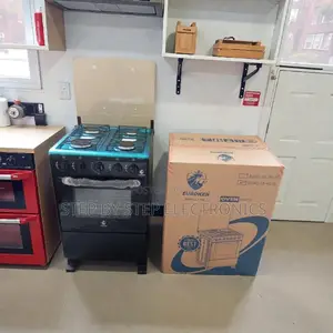 Heavy Duty Free Standing Cooker With Gas Oven and Steel Top Finish
