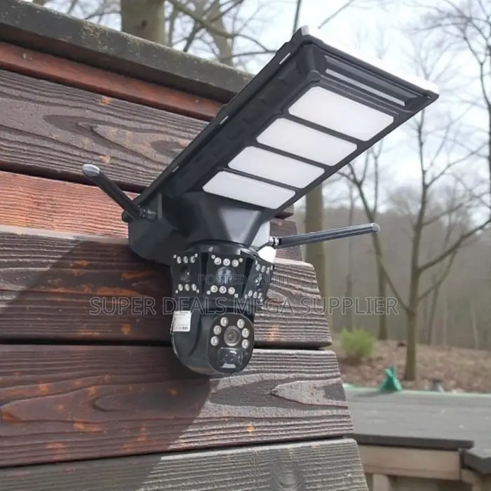 Multiple Lens 4g Security Camera With PTZ Rotation Solar Street Light