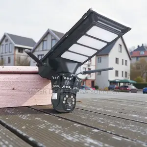 Easy Set Up 4g PTZ Live View Security Camera System Solar Street Light