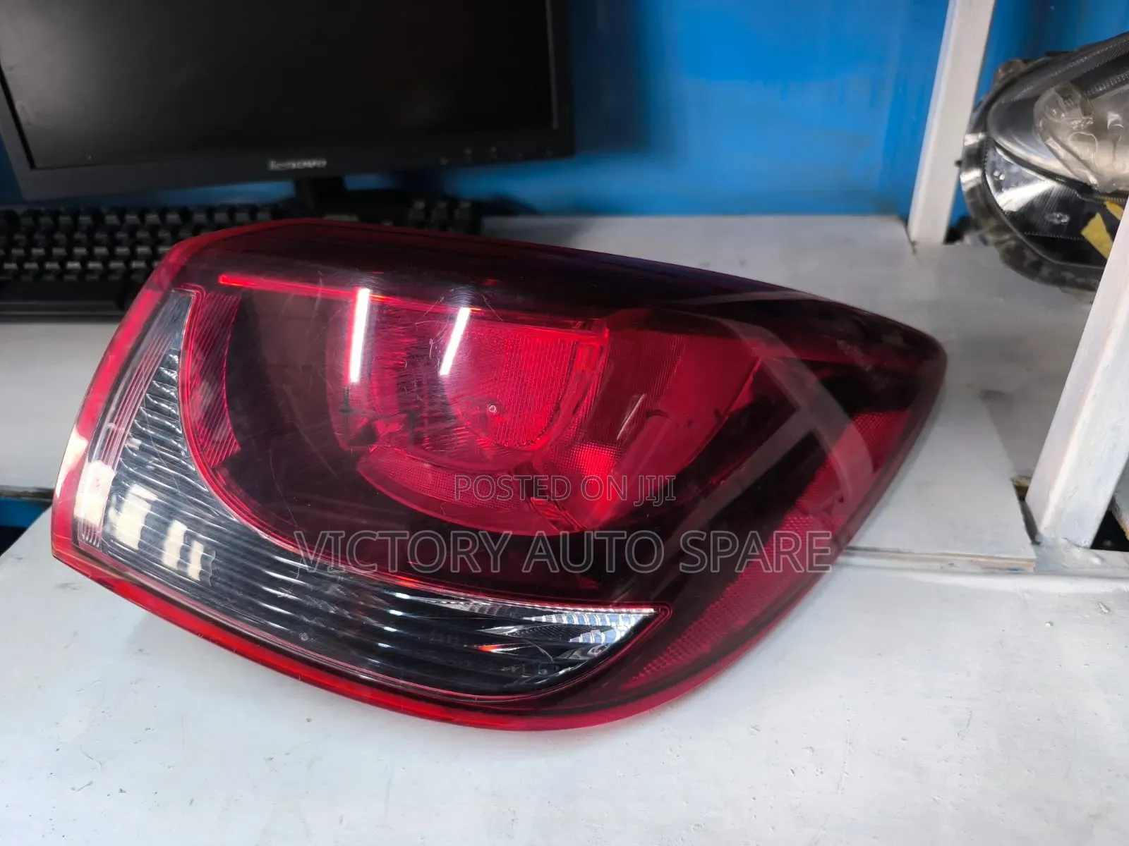 Mazda Demio 2014/2016 Taillight