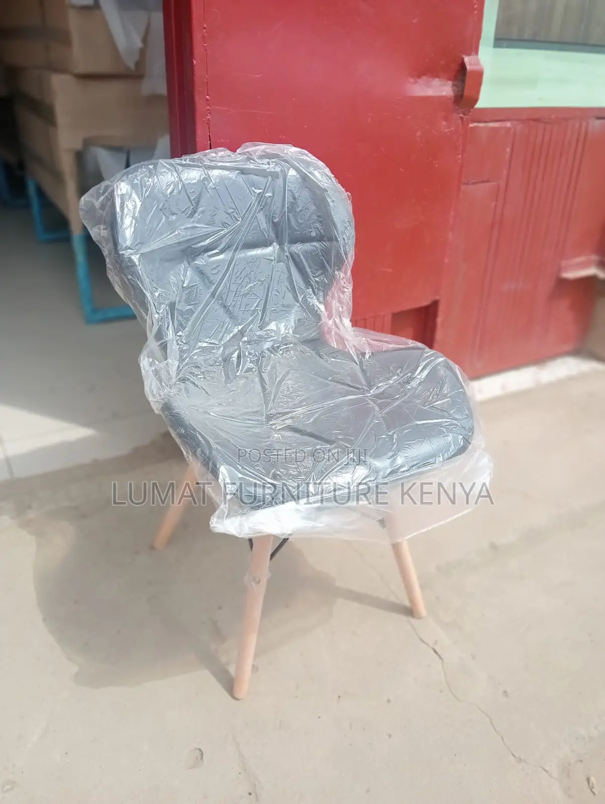 Durable Eames Home/Office Chair