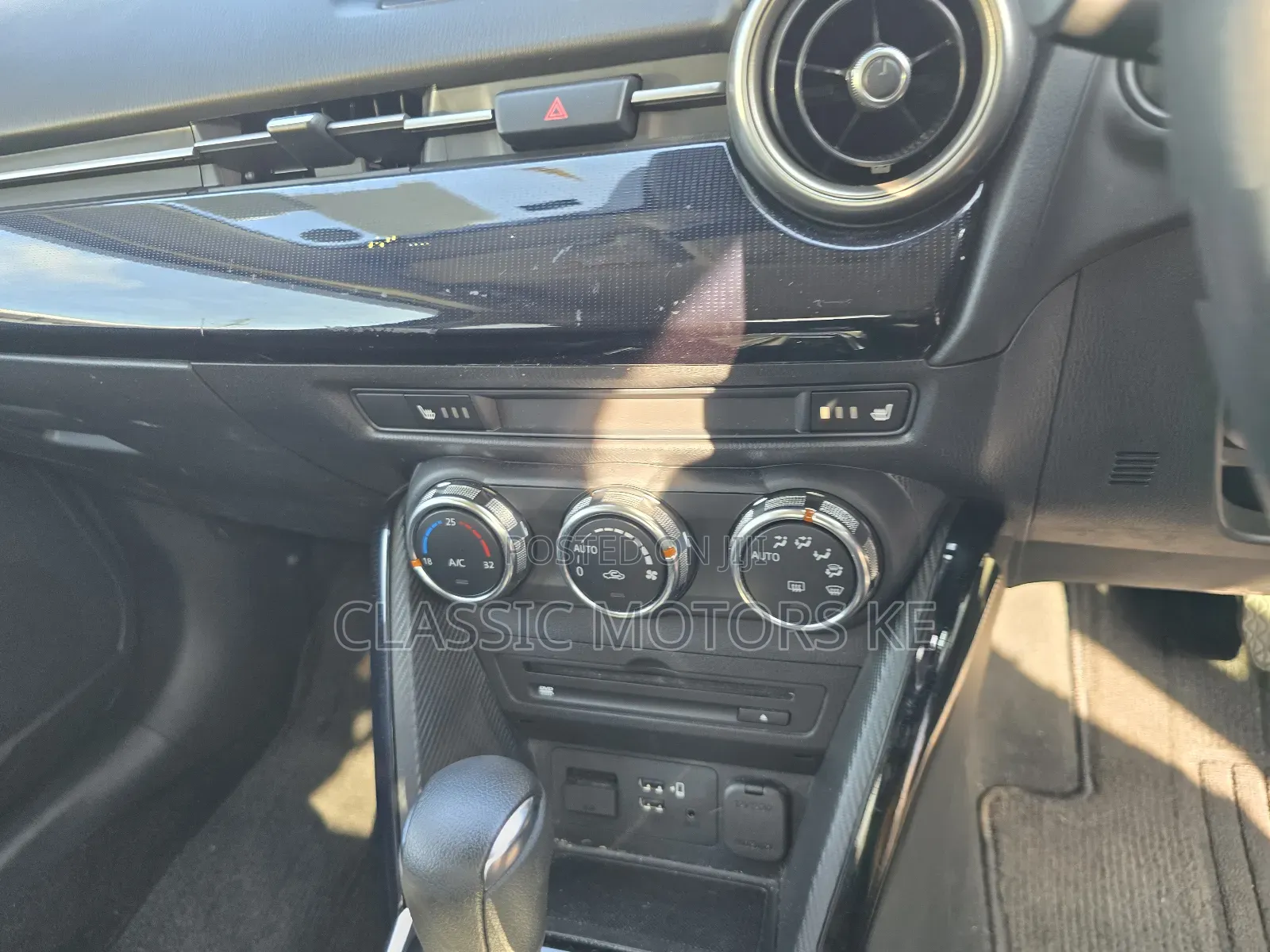 Mazda 2 2020 Gray