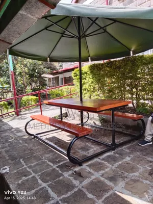 Home/Hotel and Resort Wooden Metallic Garden Outdoor Benches