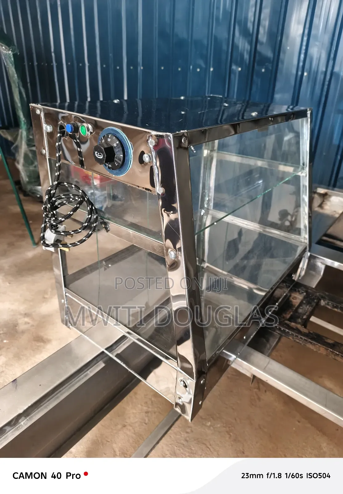Shinny Stainless Steel Chips Warmer Display