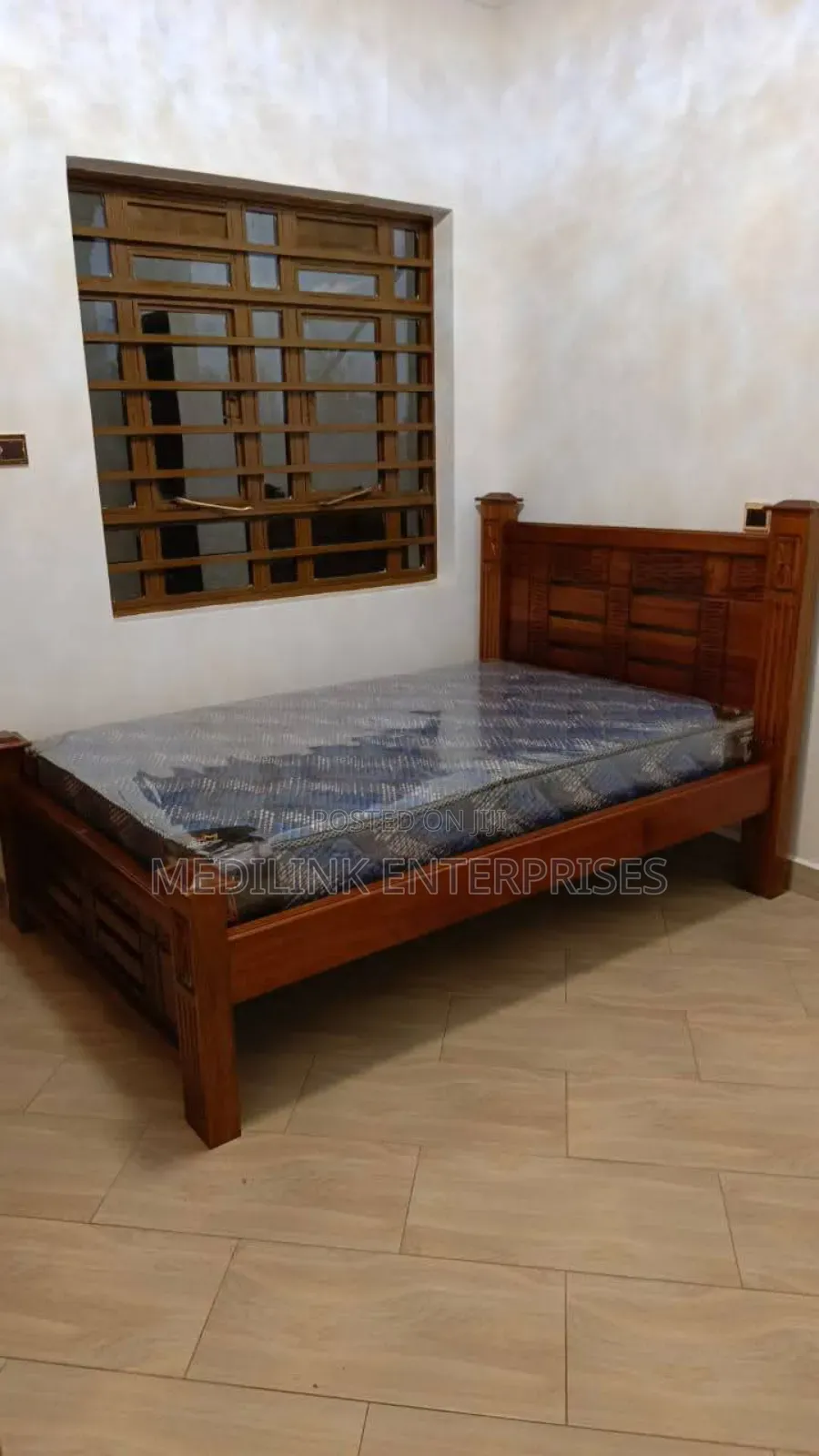 Modern Solid Beds Wooden Mahogany