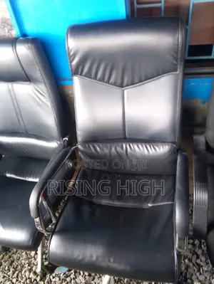  Uk High Back Swivel Chair – Soft Cushion