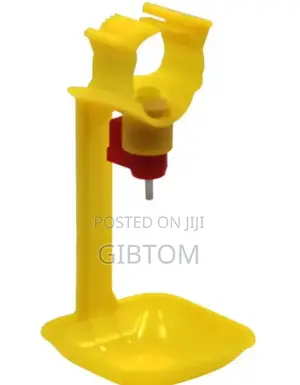 Yellow Cup Poultry Drinkers Automatic Chicken Water Drinkers