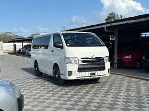 Toyota HiAce 2018 White