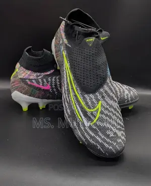 Nike Phantom Gx Elite Dynamic Fit Fg Football Boots in a Black