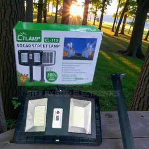Ctlamp 300w Waterproof Double-Sided Solar Street Light for Compund