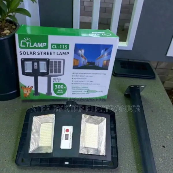 Auto on Off Ctlamp 300w Double-Sided Motion Sensor Solar Street Light