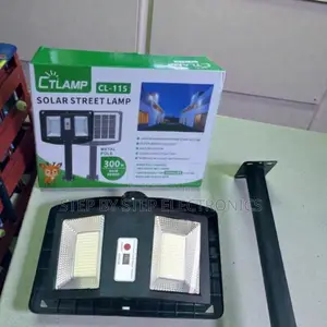Ctlamp 300w High Efficiency Solar Street Light With Dusk-to-Dawn Mode