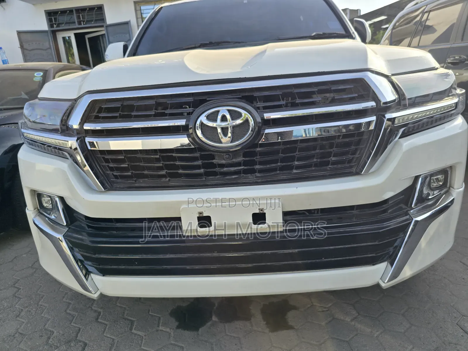 Toyota Land Cruiser 2013 White