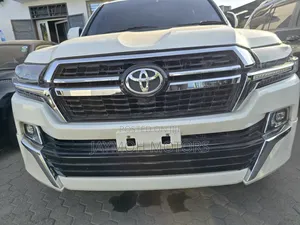 Toyota Land Cruiser 2013 White