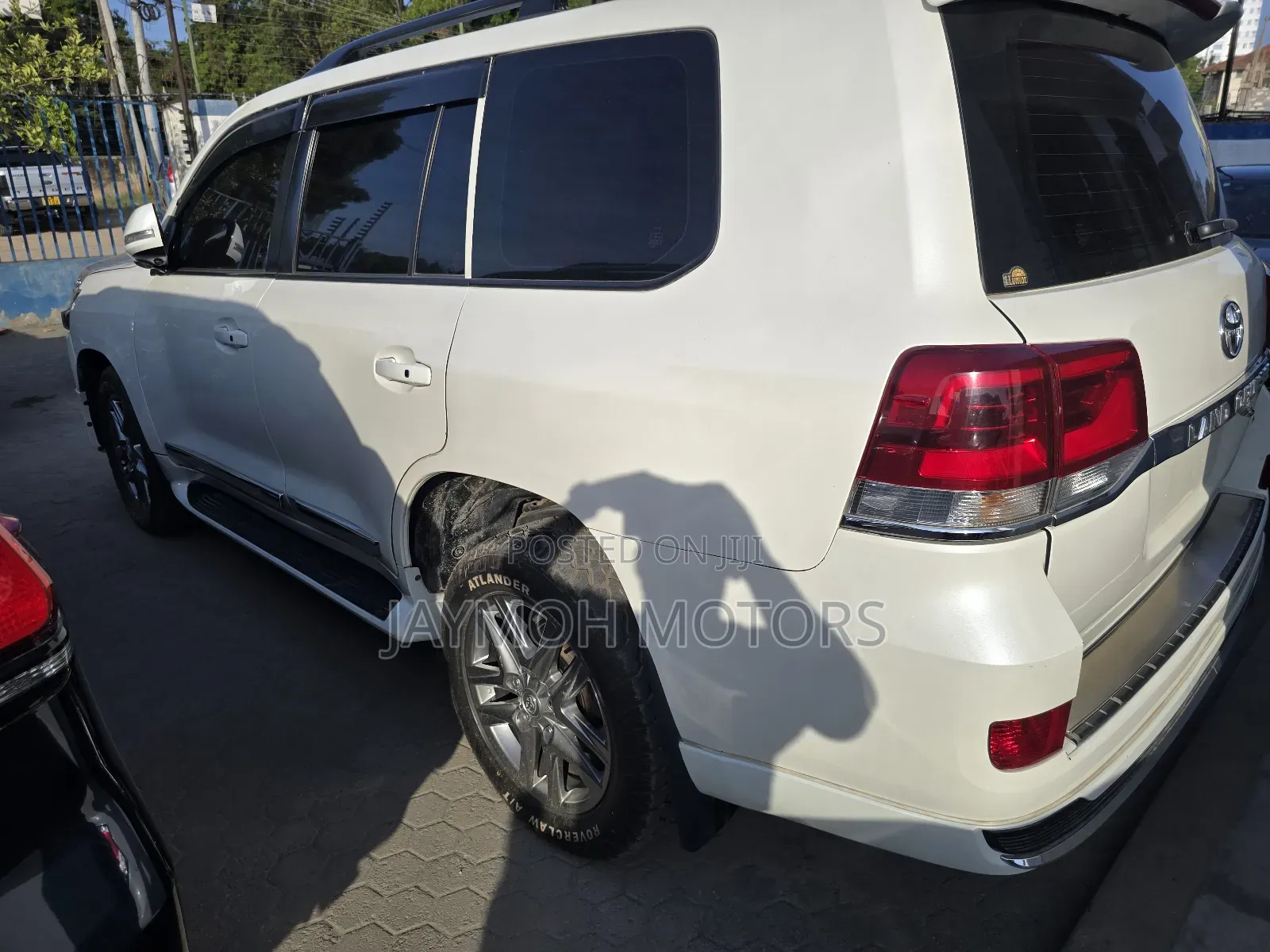 Toyota Land Cruiser 2013 White