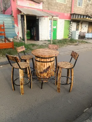 Wooden Bar Set With Barrel Table 