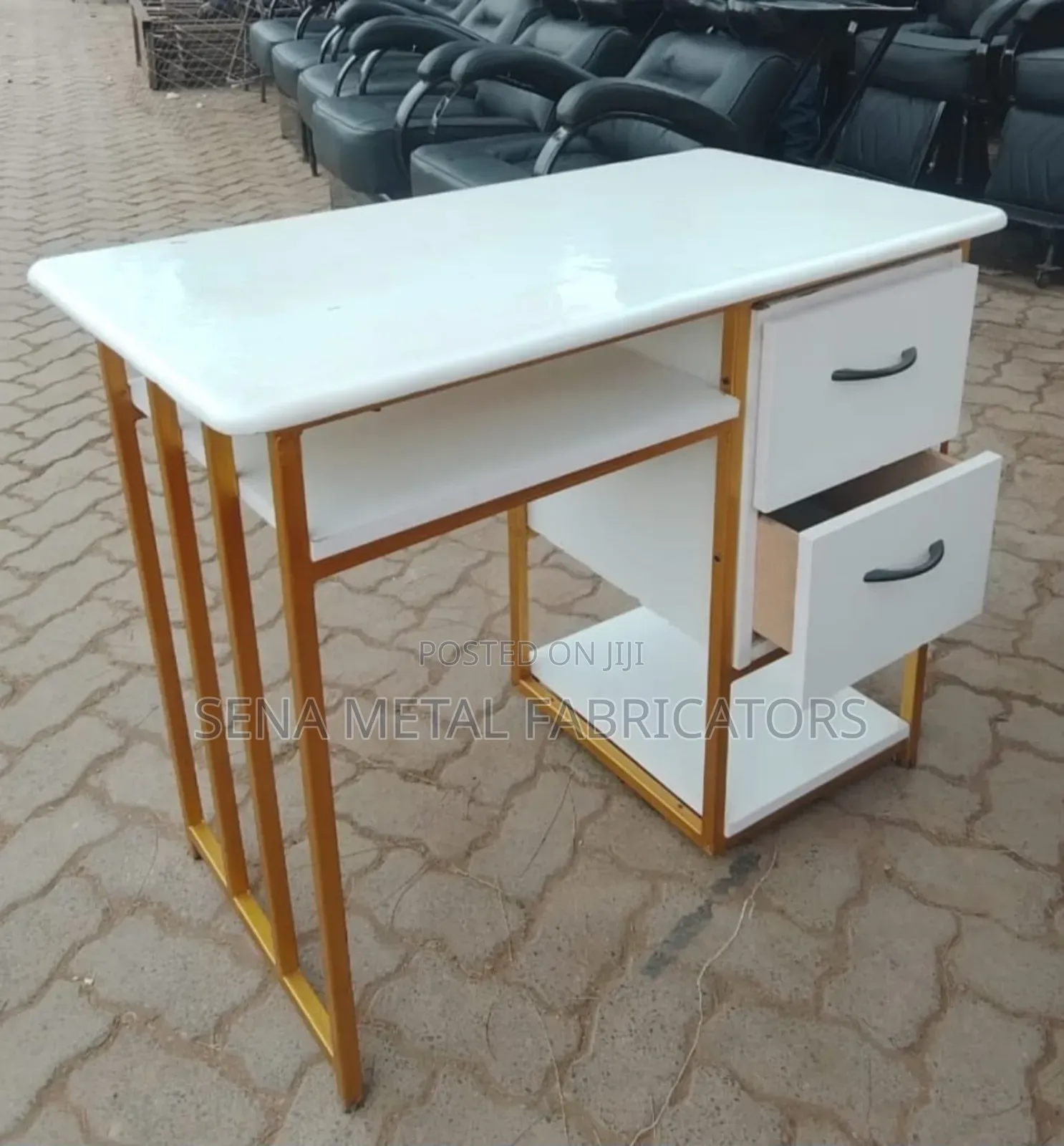 Metal Manicure Table With Drawers.