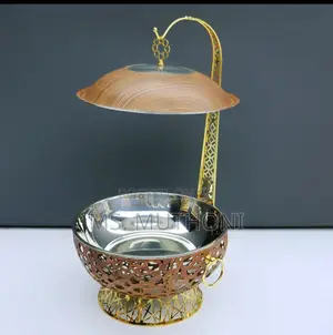 Stainless Steel Chaffing W/ Lid With a Wood-Grain Pattern Handle.