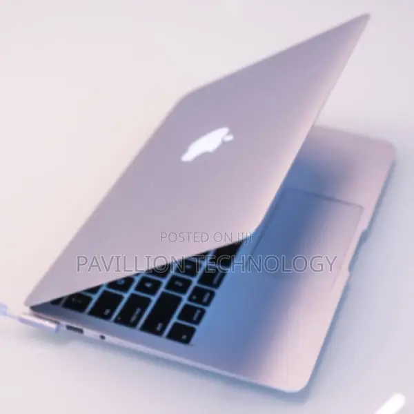 Laptop Apple MacBook Pro 8GB Intel Core I5 SSD 256GB