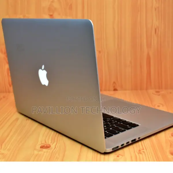 Laptop Apple MacBook Pro 8GB Intel Core I5 SSD 256GB