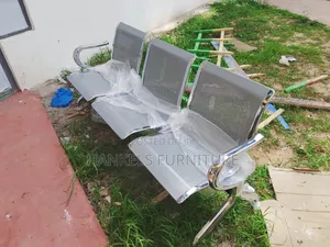 Executive Link Chair With Armrests