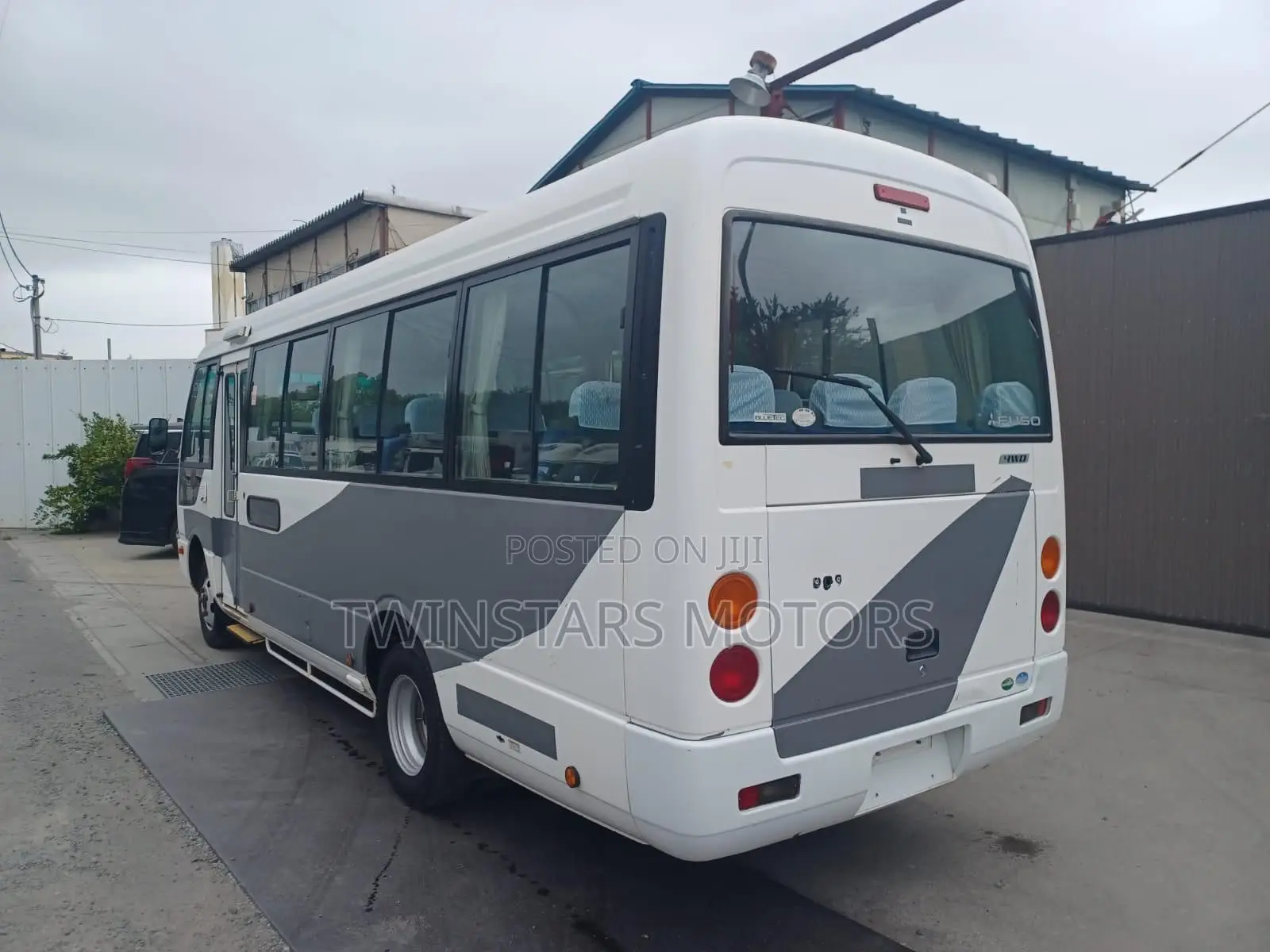 Mitsubishi Fuso Rosa 2018 White