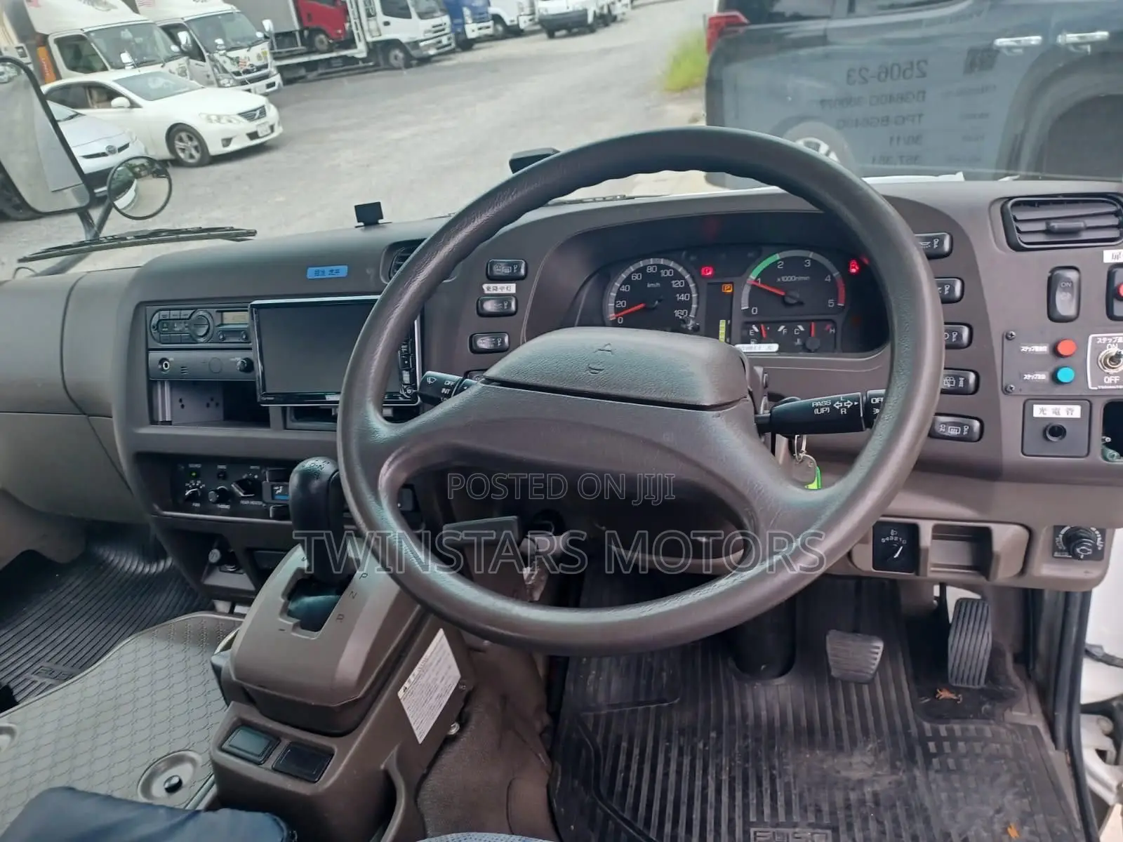 Mitsubishi Fuso Rosa 2018 White