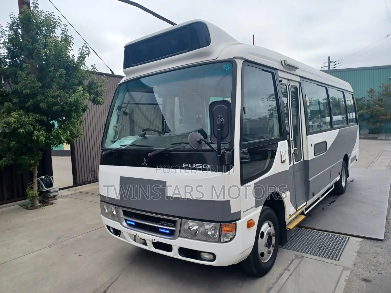 Mitsubishi Fuso Rosa 2018 White